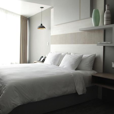 Esduma Hk Hotel Pachuca Esterno foto