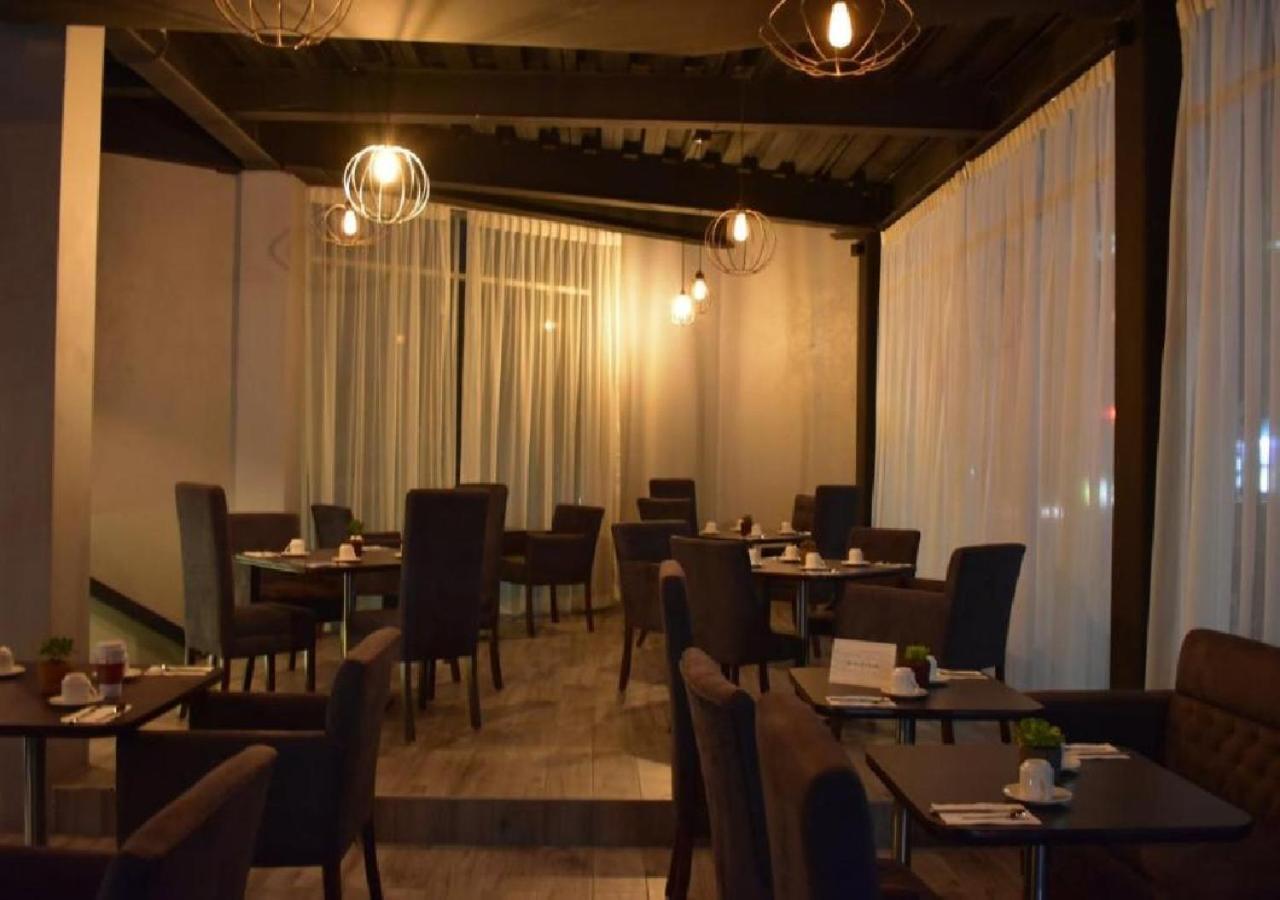Esduma Hk Hotel Pachuca Esterno foto