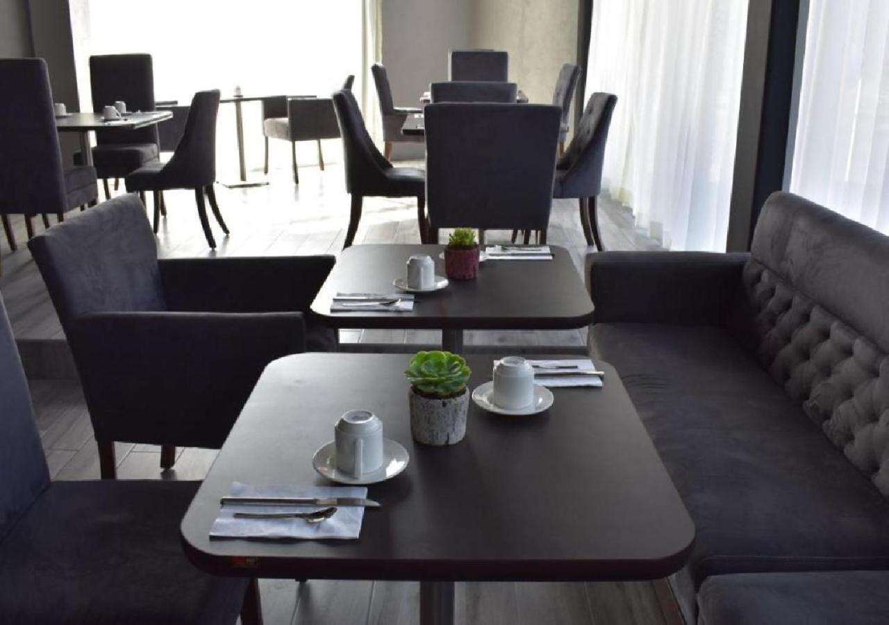 Esduma Hk Hotel Pachuca Esterno foto