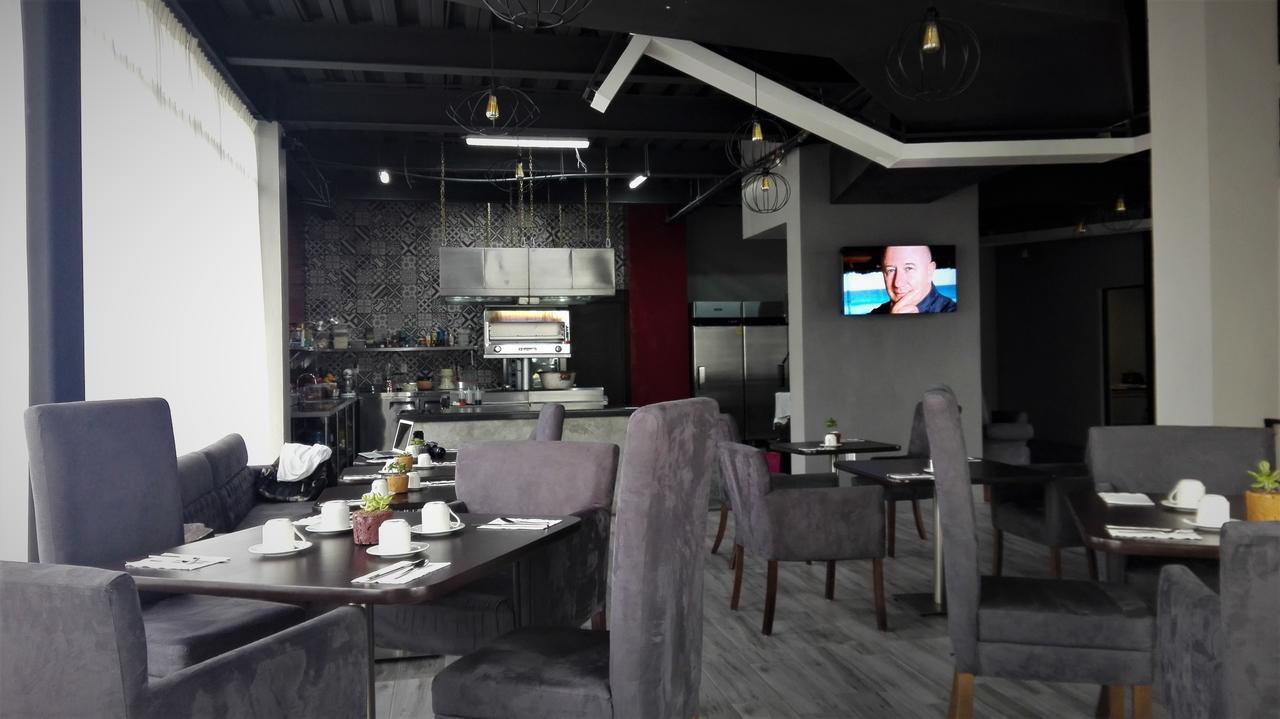 Esduma Hk Hotel Pachuca Esterno foto